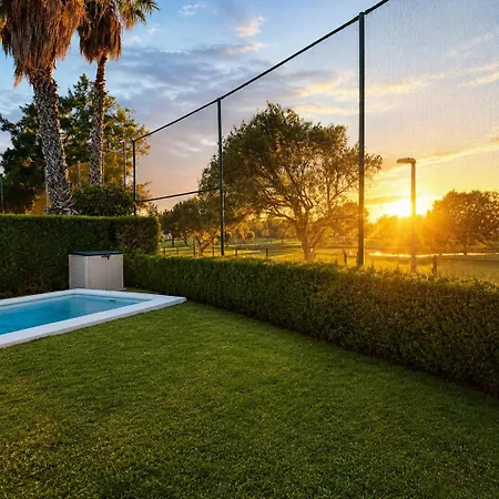 Villa Independiente, Vistas A Golf, Cerca
